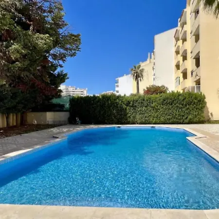 شقة Cosy & Airy @ *